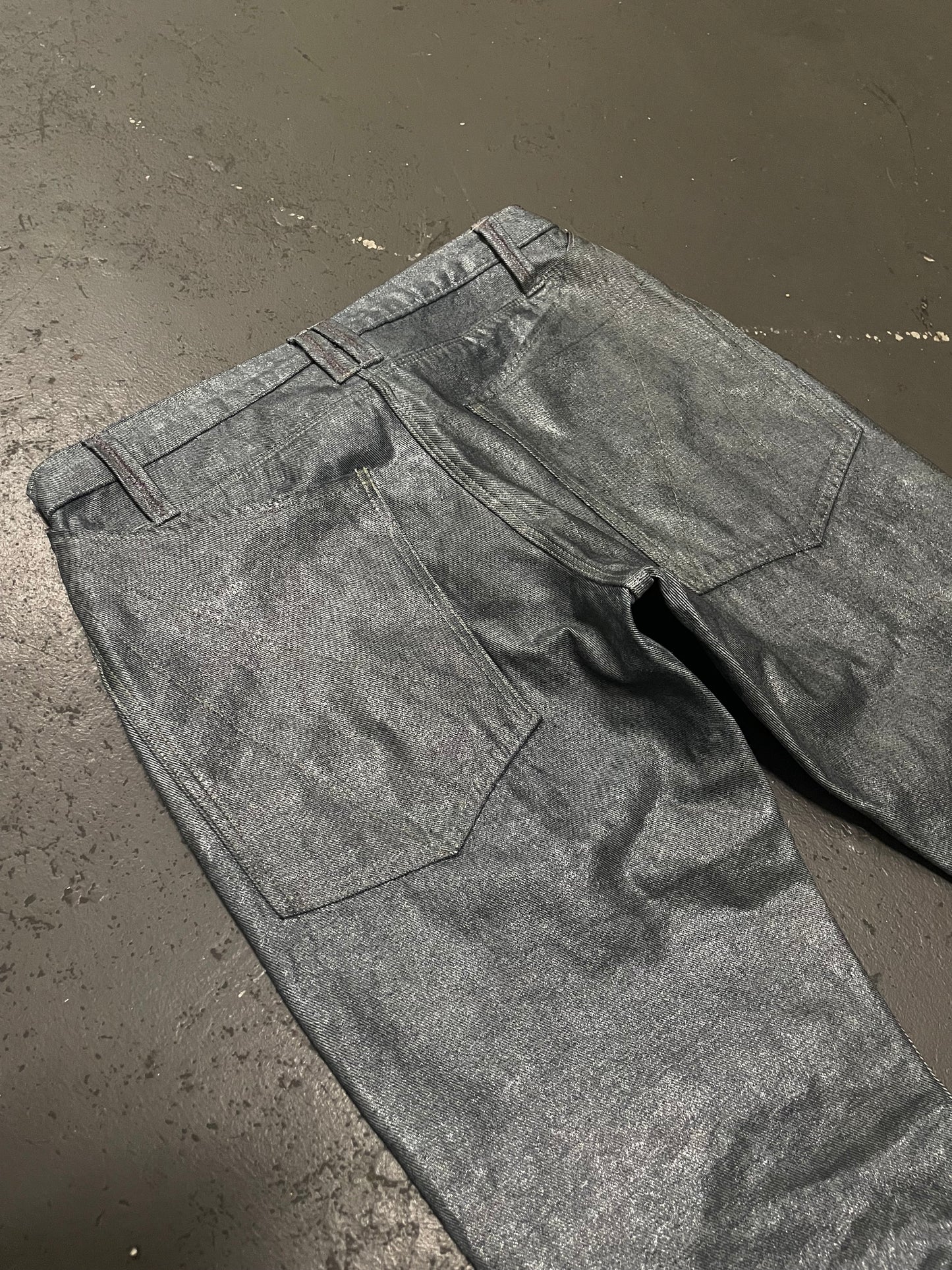 ‘MOON CUT’ DENIM
