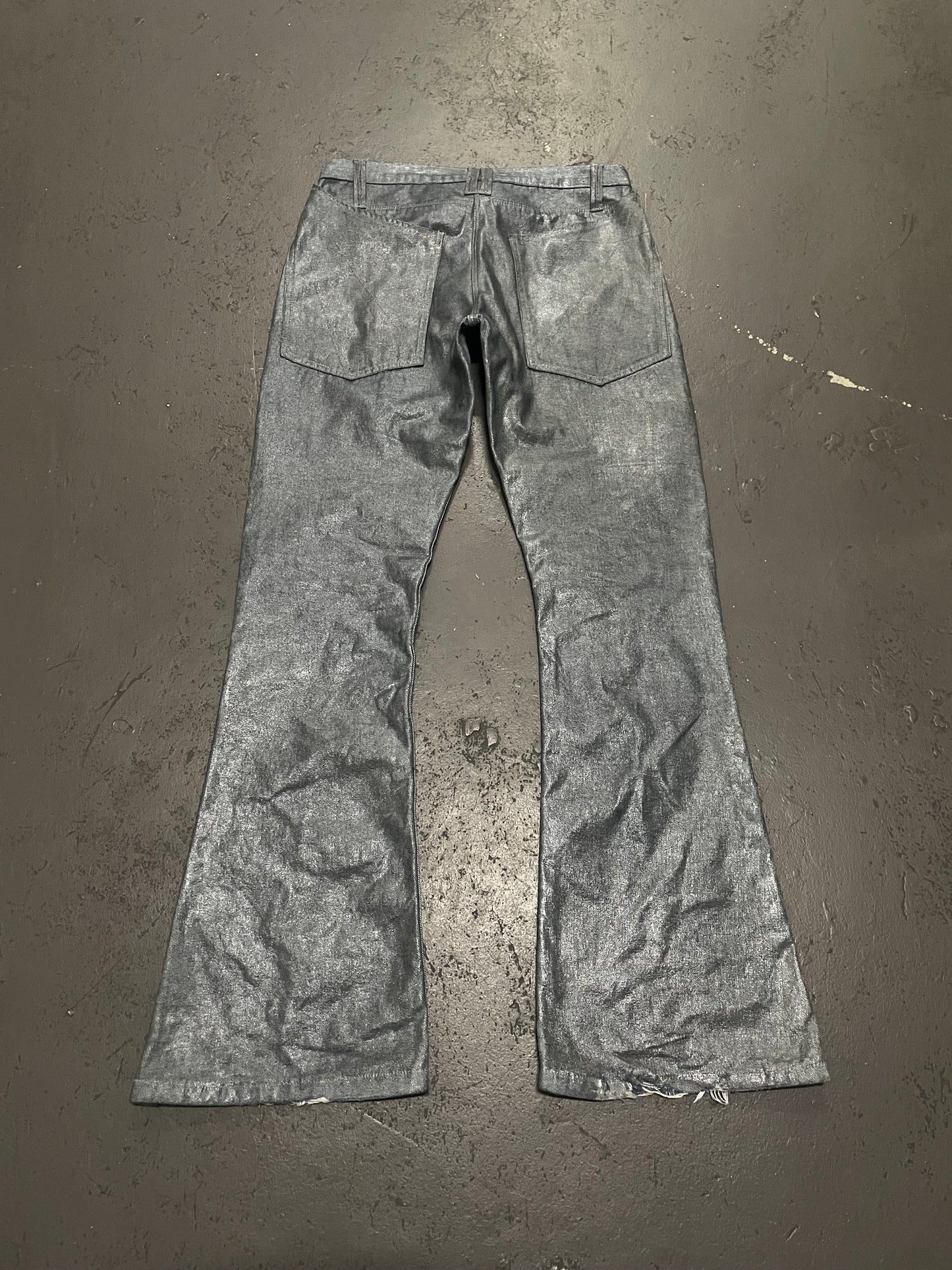 ‘MOON CUT’ DENIM