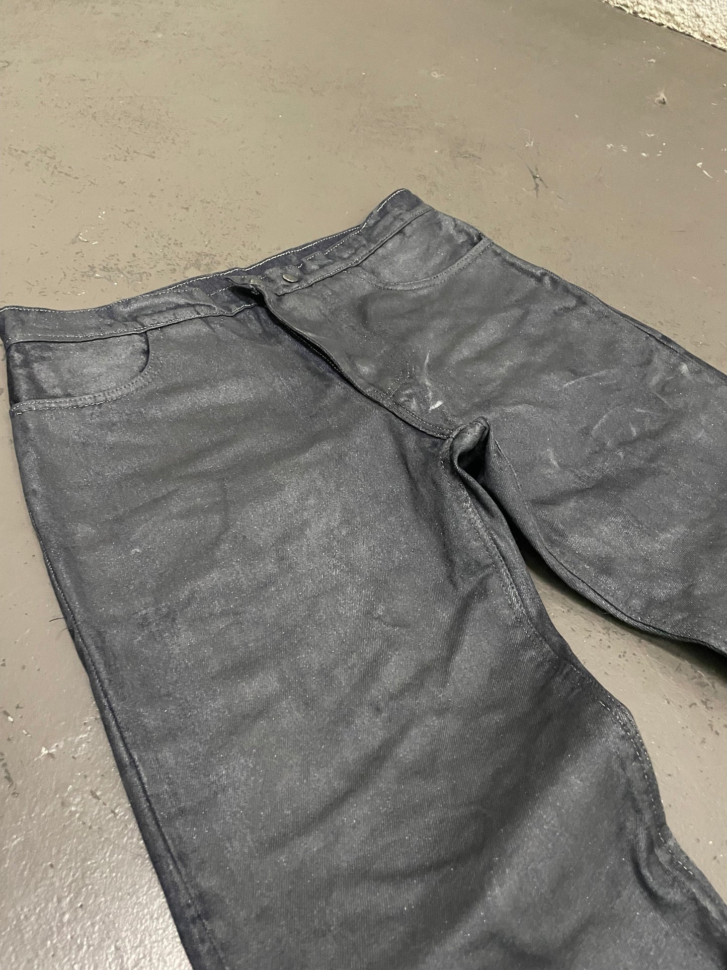 ‘NOAH’ CUT DENIM