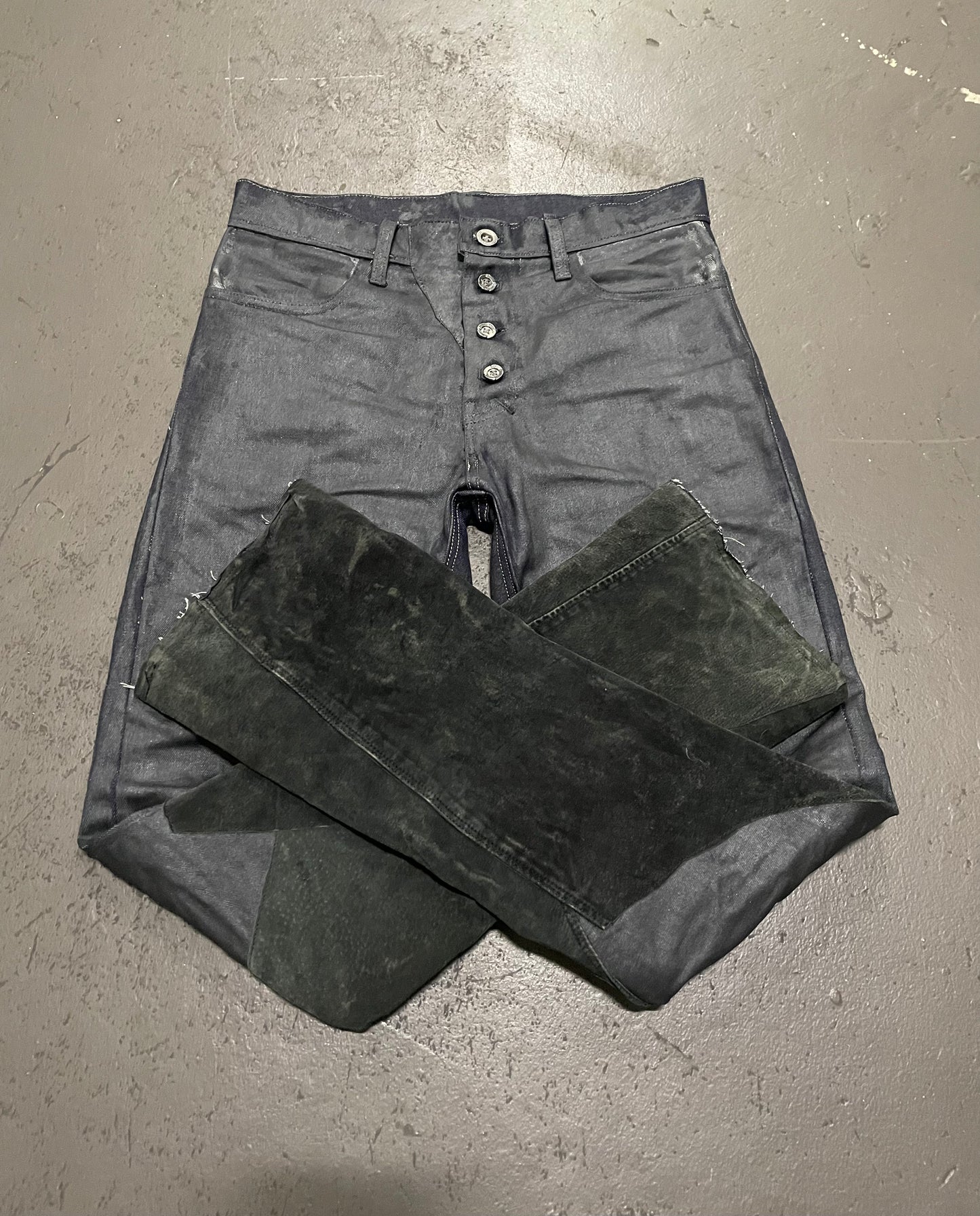 ‘ORION’ CUT DENIM