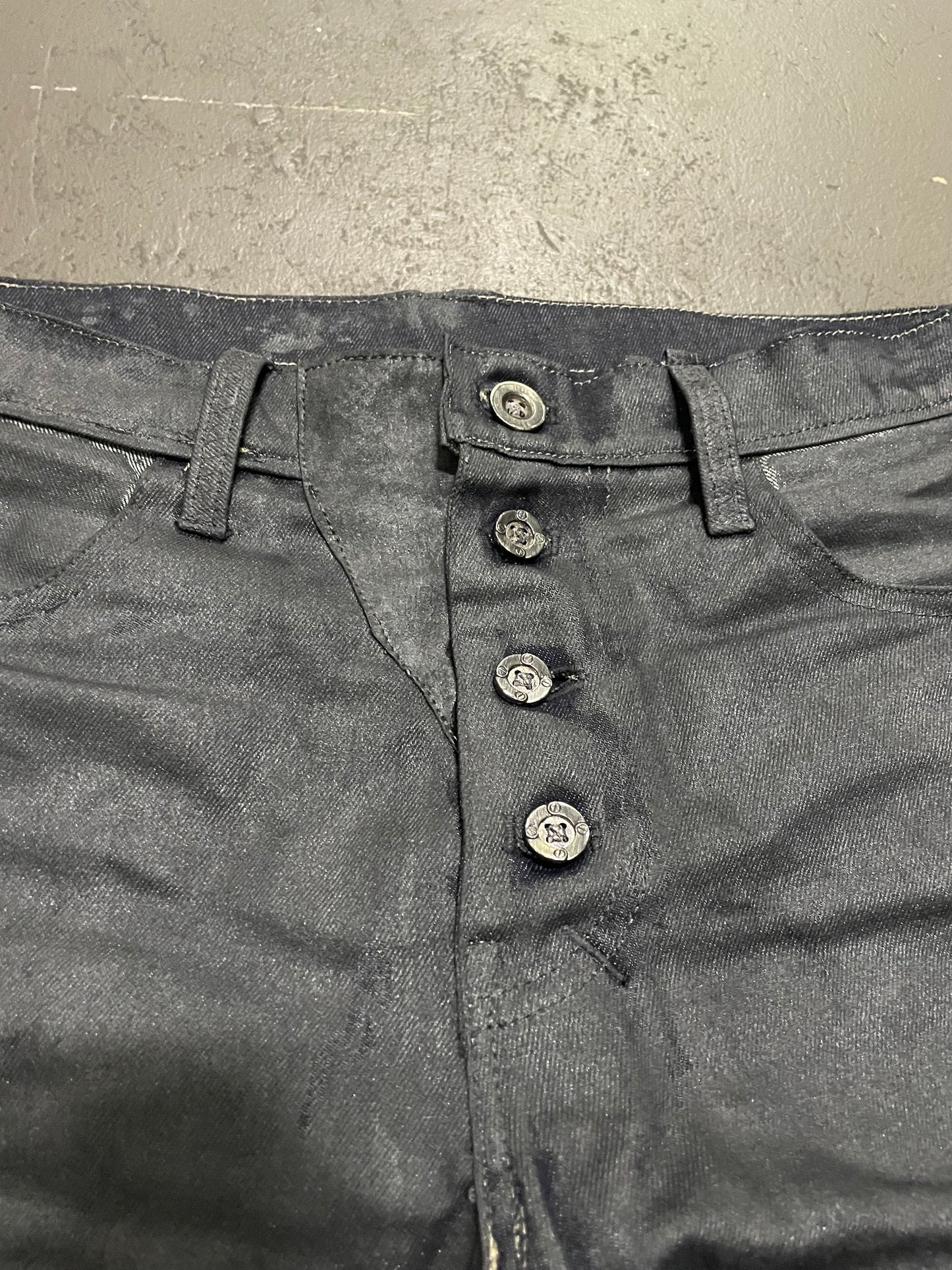 ‘ORION’ CUT DENIM